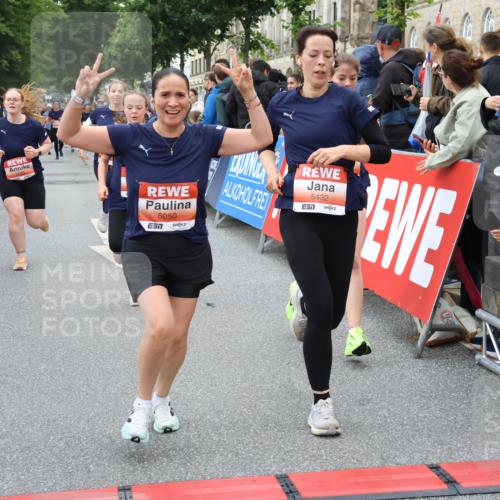 14.06.2026 - REWE Women's Run Strokosch-Dieckow http://msf.ph/oto/9767556 14.06.2026 11:00:38 Ziel 5001, 5002, 5003, 5004, 5050, 5147, 5432, 5435, 5453, 5665, 5719, 5782, 5883, 5929, 6040 meine-sportfotos.de