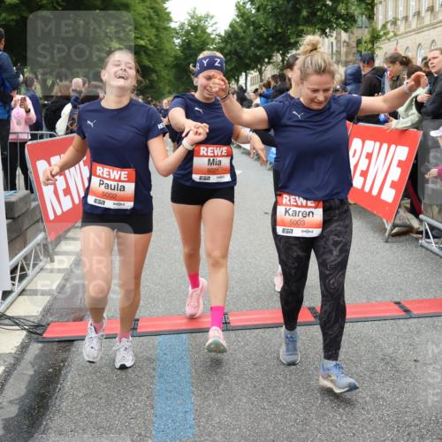 14.06.2026 - REWE Women's Run Strokosch-Dieckow http://msf.ph/oto/9767585 14.06.2026 11:00:35 Ziel 5001, 5002, 5003, 5004, 5050, 5143, 5147, 5233, 5415, 5432, 5435, 5453, 5665, 5691, 5692, 5719, 5782, 5929, 6019, 6040 meine-sportfotos.de