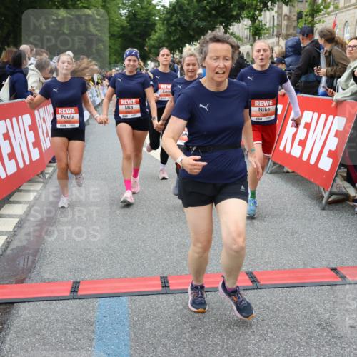 14.06.2026 - REWE Women's Run Strokosch-Dieckow http://msf.ph/oto/9767655 14.06.2026 11:00:34 Ziel 5001, 5002, 5003, 5004, 5050, 5143, 5147, 5233, 5415, 5432, 5691, 5692, 5719, 5782, 5929, 6019, 6040 meine-sportfotos.de