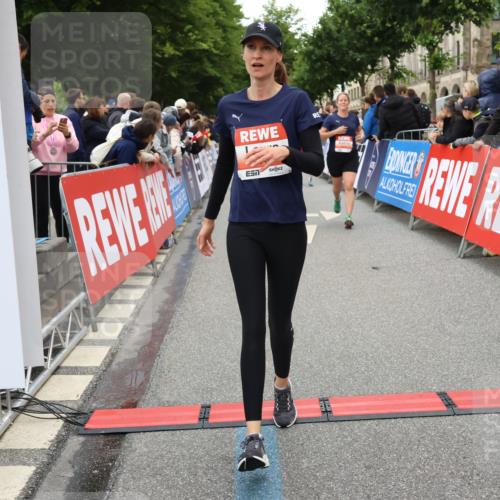 14.06.2026 - REWE Women's Run Strokosch-Dieckow http://msf.ph/oto/9767707 14.06.2026 11:00:30 Ziel 5004, 5143, 5233, 5322, 5403, 5415, 5691, 5692, 5719, 5782, 5929, 6019, 6040 meine-sportfotos.de