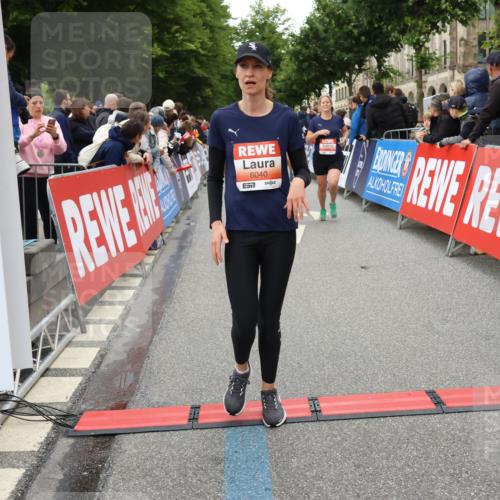 14.06.2026 - REWE Women's Run Strokosch-Dieckow http://msf.ph/oto/9767721 14.06.2026 11:00:30 Ziel 5004, 5143, 5233, 5322, 5403, 5415, 5691, 5692, 5719, 5782, 5929, 6019, 6040 meine-sportfotos.de