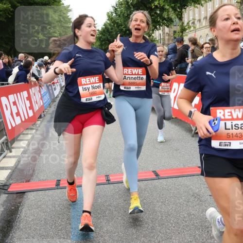 14.06.2026 - REWE Women's Run Strokosch-Dieckow http://msf.ph/oto/9767750 14.06.2026 11:00:29 Ziel 5143, 5233, 5322, 5403, 5415, 5691, 5692, 5782, 5929, 6019, 6040 meine-sportfotos.de