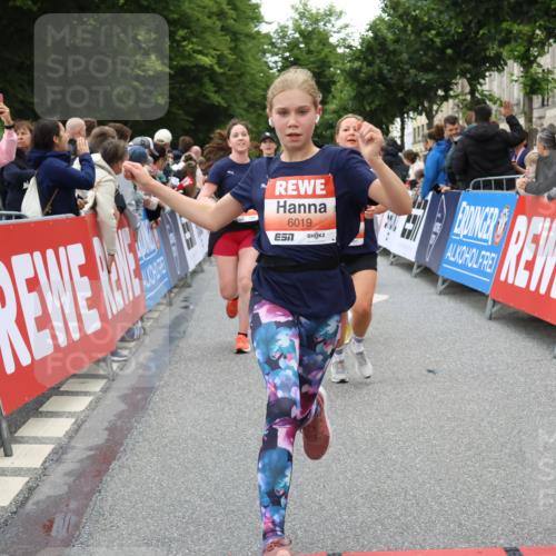 14.06.2026 - REWE Women's Run Strokosch-Dieckow http://msf.ph/oto/9767805 14.06.2026 11:00:27 Ziel 5143, 5233, 5322, 5403, 5415, 5691, 5692, 6019, 6040 meine-sportfotos.de