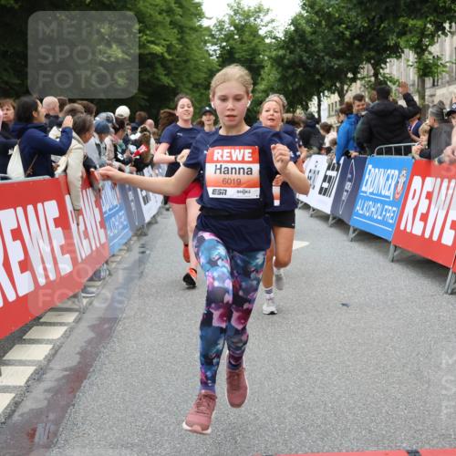 14.06.2026 - REWE Women's Run Strokosch-Dieckow http://msf.ph/oto/9767812 14.06.2026 11:00:27 Ziel 5143, 5233, 5322, 5403, 5415, 5691, 5692, 6019, 6040 meine-sportfotos.de
