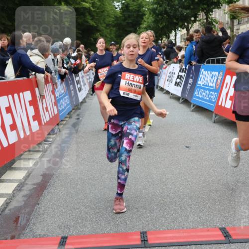 14.06.2026 - REWE Women's Run Strokosch-Dieckow http://msf.ph/oto/9767839 14.06.2026 11:00:27 Ziel 5143, 5233, 5322, 5403, 5415, 5691, 5692, 6019, 6040 meine-sportfotos.de