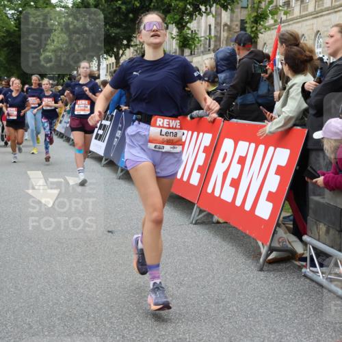 14.06.2026 - REWE Women's Run Strokosch-Dieckow http://msf.ph/oto/9767893 14.06.2026 11:00:24 Ziel 5143, 5233, 5284, 5322, 5403, 5691, 5692, 5792, 5930, 5954, 6019 meine-sportfotos.de