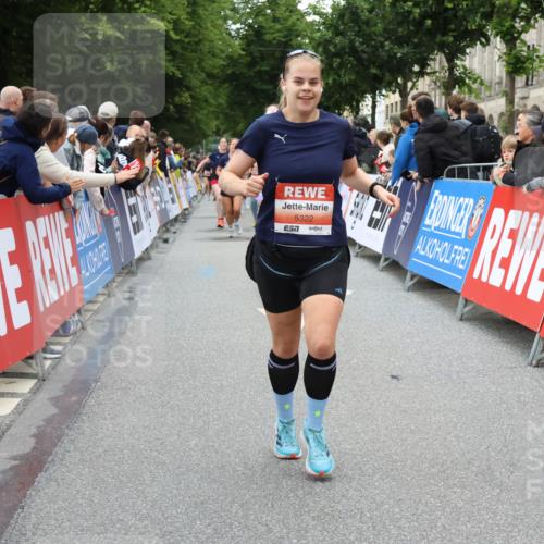 14.06.2026 - REWE Women's Run Strokosch-Dieckow http://msf.ph/oto/9767932 14.06.2026 11:00:22 Ziel 5101, 5284, 5322, 5403, 5792, 5801, 5930, 5954 meine-sportfotos.de