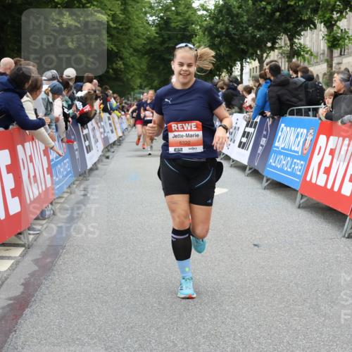 14.06.2026 - REWE Women's Run Strokosch-Dieckow http://msf.ph/oto/9767948 14.06.2026 11:00:22 Ziel 5101, 5284, 5322, 5403, 5792, 5801, 5930, 5954 meine-sportfotos.de