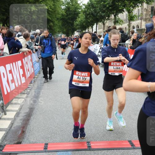 14.06.2026 - REWE Women's Run Strokosch-Dieckow http://msf.ph/oto/9767979 14.06.2026 11:00:17 Ziel 5101, 5274, 5284, 5526, 5792, 5801, 5821, 5892, 5930, 5954 meine-sportfotos.de