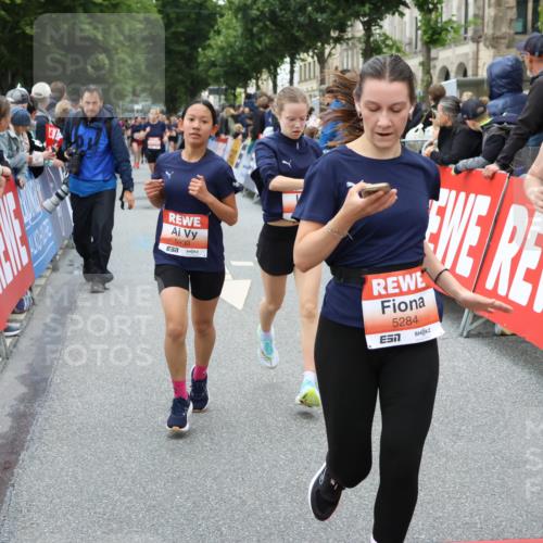 14.06.2026 - REWE Women's Run Strokosch-Dieckow http://msf.ph/oto/9767987 14.06.2026 11:00:16 Ziel 5101, 5274, 5284, 5526, 5792, 5801, 5821, 5892, 5930, 5954, 6035 meine-sportfotos.de