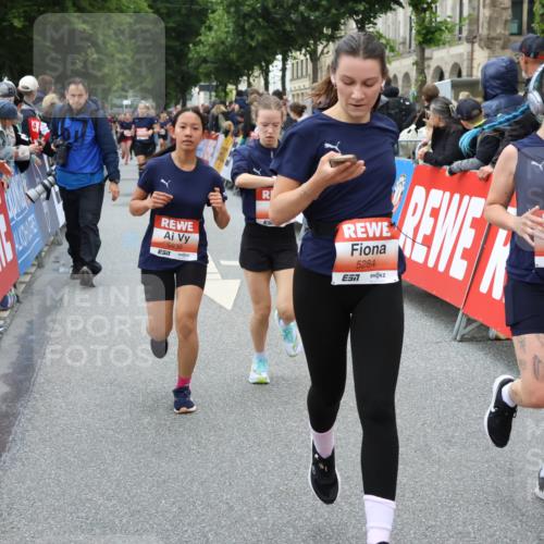 14.06.2026 - REWE Women's Run Strokosch-Dieckow http://msf.ph/oto/9768001 14.06.2026 11:00:16 Ziel 5101, 5274, 5284, 5526, 5792, 5801, 5821, 5892, 5930, 5954, 6035 meine-sportfotos.de