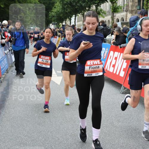 14.06.2026 - REWE Women's Run Strokosch-Dieckow http://msf.ph/oto/9768009 14.06.2026 11:00:16 Ziel 5101, 5274, 5284, 5526, 5792, 5801, 5821, 5892, 5930, 5954, 6035 meine-sportfotos.de