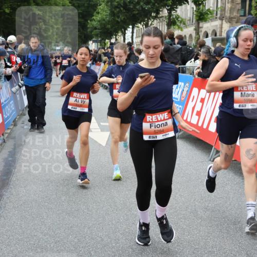 14.06.2026 - REWE Women's Run Strokosch-Dieckow http://msf.ph/oto/9768017 14.06.2026 11:00:16 Ziel 5101, 5274, 5284, 5526, 5792, 5801, 5821, 5892, 5930, 5954, 6035 meine-sportfotos.de