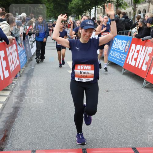 14.06.2026 - REWE Women's Run Strokosch-Dieckow http://msf.ph/oto/9768026 14.06.2026 11:00:15 Ziel 5101, 5274, 5284, 5286, 5526, 5792, 5801, 5821, 5892, 5930, 5954, 6035 meine-sportfotos.de