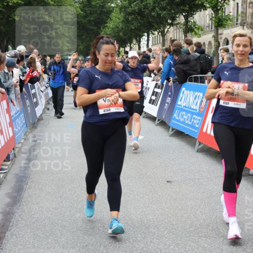 14.06.2026 - REWE Women's Run Strokosch-Dieckow http://msf.ph/oto/9768089 14.06.2026 11:00:12 Ziel 5101, 5217, 5274, 5284, 5286, 5340, 5526, 5801, 5821, 5892, 5954, 6035 meine-sportfotos.de
