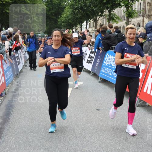 14.06.2026 - REWE Women's Run Strokosch-Dieckow http://msf.ph/oto/9768124 14.06.2026 11:00:12 Ziel 5101, 5217, 5274, 5284, 5286, 5340, 5526, 5801, 5821, 5892, 5954, 6035 meine-sportfotos.de