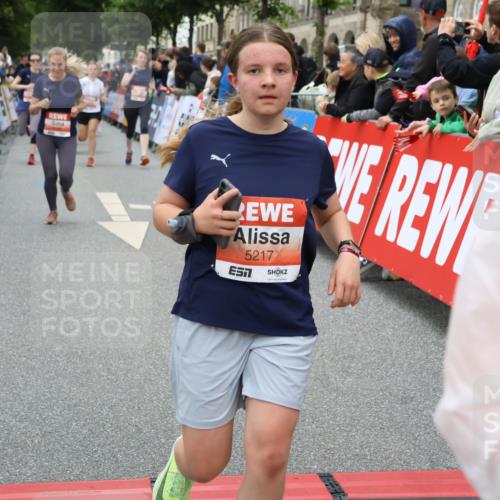 14.06.2026 - REWE Women's Run Strokosch-Dieckow http://msf.ph/oto/9768207 14.06.2026 11:00:05 Ziel 5094, 5217, 5258, 5286, 5340, 5526, 5569, 5821, 5873, 5886, 6030, 6034, 6035 meine-sportfotos.de