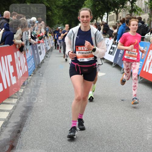 14.06.2026 - REWE Women's Run Strokosch-Dieckow http://msf.ph/oto/9768273 14.06.2026 11:00:03 Ziel 5094, 5139, 5217, 5258, 5286, 5340, 5569, 5873, 5886, 6030, 6034 meine-sportfotos.de