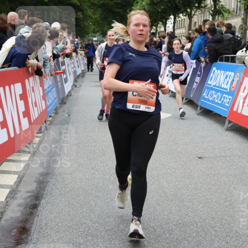 14.06.2026 - REWE Women's Run Strokosch-Dieckow http://msf.ph/oto/9768360 14.06.2026 11:00:01 Ziel 5094, 5139, 5217, 5258, 5340, 5569, 5873, 5886, 6030, 6031, 6034 meine-sportfotos.de
