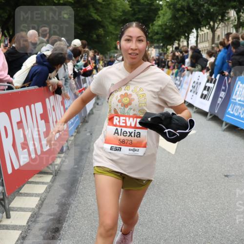 14.06.2026 - REWE Women's Run Strokosch-Dieckow http://msf.ph/oto/9768370 14.06.2026 11:00:00 Ziel 5094, 5139, 5258, 5340, 5569, 5873, 5886, 6030, 6031, 6034 meine-sportfotos.de