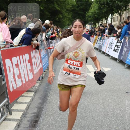 14.06.2026 - REWE Women's Run Strokosch-Dieckow http://msf.ph/oto/9768394 14.06.2026 11:00:00 Ziel 5094, 5139, 5258, 5340, 5569, 5873, 5886, 6030, 6031, 6034 meine-sportfotos.de