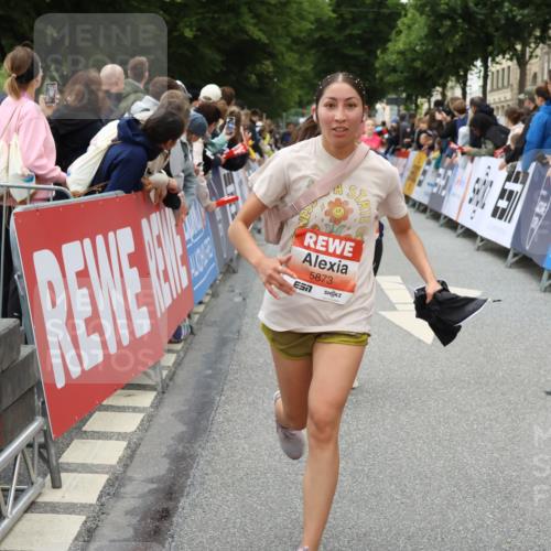 14.06.2026 - REWE Women's Run Strokosch-Dieckow http://msf.ph/oto/9768404 14.06.2026 11:00:00 Ziel 5094, 5139, 5258, 5340, 5569, 5873, 5886, 6030, 6031, 6034 meine-sportfotos.de