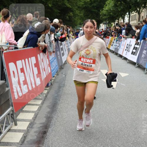 14.06.2026 - REWE Women's Run Strokosch-Dieckow http://msf.ph/oto/9768424 14.06.2026 10:59:59 Ziel 5094, 5139, 5258, 5569, 5873, 5886, 6030, 6031, 6034 meine-sportfotos.de
