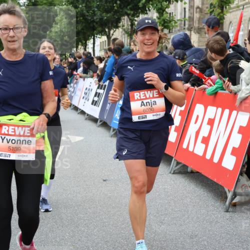 14.06.2026 - REWE Women's Run Strokosch-Dieckow http://msf.ph/oto/9768502 14.06.2026 10:59:57 Ziel 5139, 5258, 5569, 5873, 5886, 6030, 6031 meine-sportfotos.de