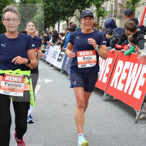 14.06.2026 - REWE Women's Run Strokosch-Dieckow http://msf.ph/oto/9768512 14.06.2026 10:59:56 Ziel 5139, 5258, 5569, 5873, 6030, 6031 meine-sportfotos.de