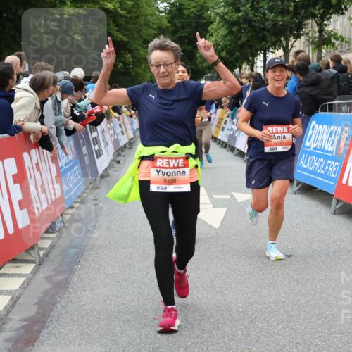 14.06.2026 - REWE Women's Run Strokosch-Dieckow http://msf.ph/oto/9768565 14.06.2026 10:59:56 Ziel 5139, 5258, 5569, 5873, 6030, 6031 meine-sportfotos.de