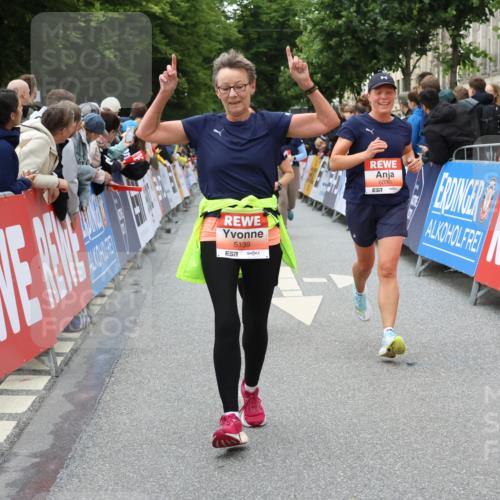14.06.2026 - REWE Women's Run Strokosch-Dieckow http://msf.ph/oto/9768584 14.06.2026 10:59:55 Ziel 5139, 5258, 5560, 6017, 6030, 6031 meine-sportfotos.de