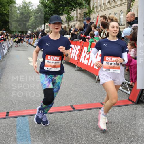 14.06.2026 - REWE Women's Run Strokosch-Dieckow http://msf.ph/oto/9768695 14.06.2026 10:59:47 Ziel 5418, 5536, 5560, 5590, 5634, 5642, 5928, 6016, 6017 meine-sportfotos.de