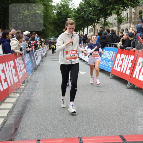 14.06.2026 - REWE Women's Run Strokosch-Dieckow http://msf.ph/oto/9768740 14.06.2026 10:59:46 Ziel 5117, 5418, 5536, 5560, 5590, 5634, 5642, 5928, 6016, 6017 meine-sportfotos.de
