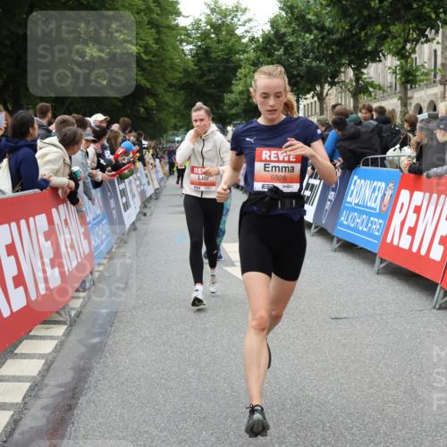 14.06.2026 - REWE Women's Run Strokosch-Dieckow http://msf.ph/oto/9768782 14.06.2026 10:59:45 Ziel 5117, 5418, 5536, 5560, 5590, 5634, 5642, 5928, 6016, 6017 meine-sportfotos.de