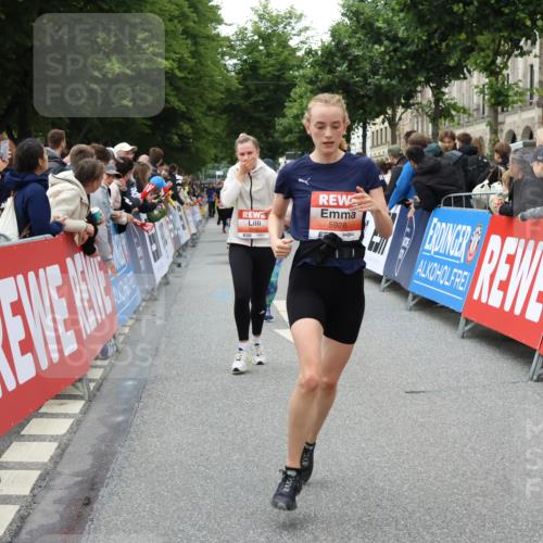 14.06.2026 - REWE Women's Run Strokosch-Dieckow http://msf.ph/oto/9768793 14.06.2026 10:59:45 Ziel 5117, 5418, 5536, 5560, 5590, 5634, 5642, 5928, 6016, 6017 meine-sportfotos.de