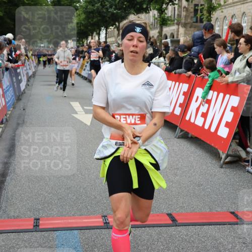 14.06.2026 - REWE Women's Run Strokosch-Dieckow http://msf.ph/oto/9768807 14.06.2026 10:59:42 Ziel 5032, 5117, 5418, 5536, 5590, 5634, 5642, 5701, 5928, 6016 meine-sportfotos.de