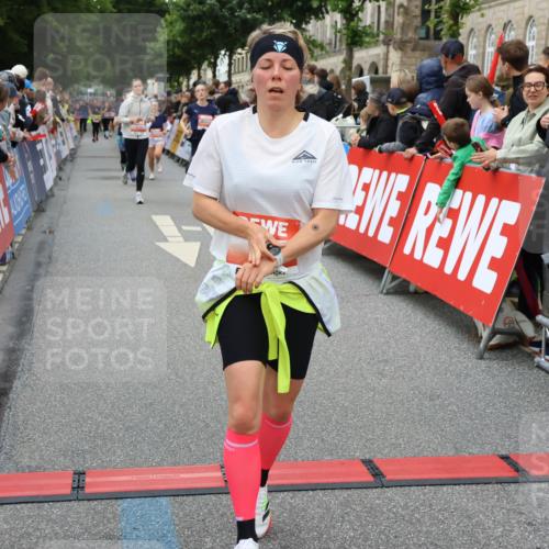 14.06.2026 - REWE Women's Run Strokosch-Dieckow http://msf.ph/oto/9768831 14.06.2026 10:59:42 Ziel 5032, 5117, 5418, 5536, 5590, 5634, 5642, 5701, 5928, 6016 meine-sportfotos.de