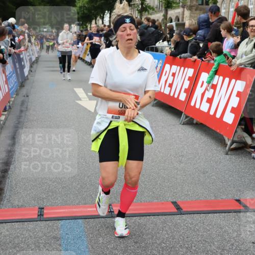 14.06.2026 - REWE Women's Run Strokosch-Dieckow http://msf.ph/oto/9768853 14.06.2026 10:59:42 Ziel 5032, 5117, 5418, 5536, 5590, 5634, 5642, 5701, 5928, 6016 meine-sportfotos.de