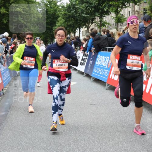 14.06.2026 - REWE Women's Run Strokosch-Dieckow http://msf.ph/oto/9768866 14.06.2026 10:59:39 Ziel 5032, 5117, 5404, 5409, 5418, 5536, 5590, 5634, 5701, 6016 meine-sportfotos.de