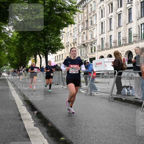 14.06.2026 - REWE Women's Run J. Mangold http://msf.ph/oto/9769001 14.06.2026 09:49:43 Ziel 10281, 10322, 10342, 10691, 10738, 10885, 10894 meine-sportfotos.de