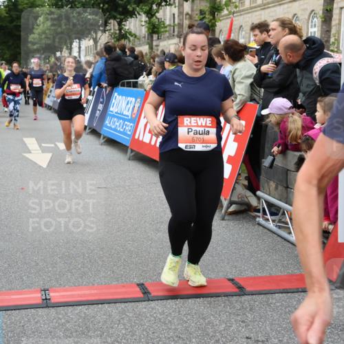 14.06.2026 - REWE Women's Run Strokosch-Dieckow http://msf.ph/oto/9769018 14.06.2026 10:59:36 Ziel 5032, 5117, 5404, 5409, 5418, 5590, 5701, 6016 meine-sportfotos.de