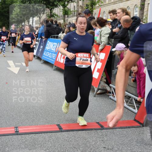 14.06.2026 - REWE Women's Run Strokosch-Dieckow http://msf.ph/oto/9769031 14.06.2026 10:59:36 Ziel 5032, 5117, 5404, 5409, 5418, 5590, 5701, 6016 meine-sportfotos.de