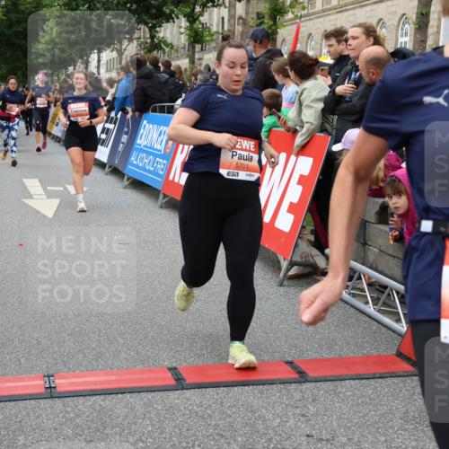 14.06.2026 - REWE Women's Run Strokosch-Dieckow http://msf.ph/oto/9769044 14.06.2026 10:59:36 Ziel 5032, 5117, 5404, 5409, 5418, 5590, 5701, 6016 meine-sportfotos.de