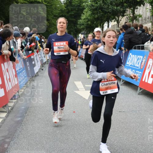 14.06.2026 - REWE Women's Run Strokosch-Dieckow http://msf.ph/oto/9769164 14.06.2026 10:59:32 Ziel 5032, 5172, 5337, 5404, 5409, 5635, 5701 meine-sportfotos.de