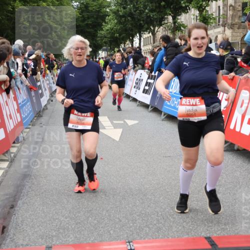 14.06.2026 - REWE Women's Run Strokosch-Dieckow http://msf.ph/oto/9769331 14.06.2026 10:59:20 Ziel 5095, 5337, 5635, 5675, 5731, 6011, 6020, 6054, 6056 meine-sportfotos.de