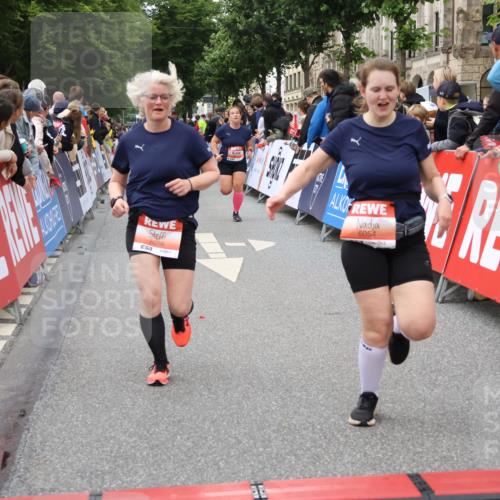 14.06.2026 - REWE Women's Run Strokosch-Dieckow http://msf.ph/oto/9769341 14.06.2026 10:59:20 Ziel 5095, 5337, 5635, 5675, 5731, 6011, 6020, 6054, 6056 meine-sportfotos.de