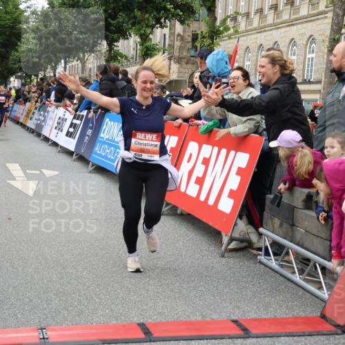 14.06.2026 - REWE Women's Run Strokosch-Dieckow http://msf.ph/oto/9769558 14.06.2026 10:59:13 Ziel 5595, 5675, 5703, 5986, 6020 meine-sportfotos.de
