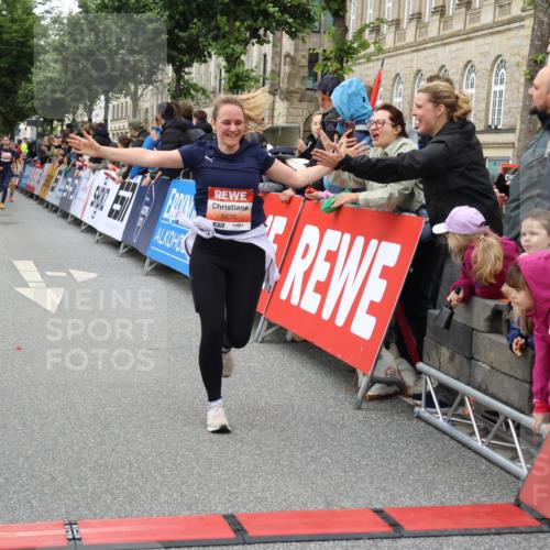14.06.2026 - REWE Women's Run Strokosch-Dieckow http://msf.ph/oto/9769569 14.06.2026 10:59:13 Ziel 5595, 5675, 5703, 5986, 6020 meine-sportfotos.de