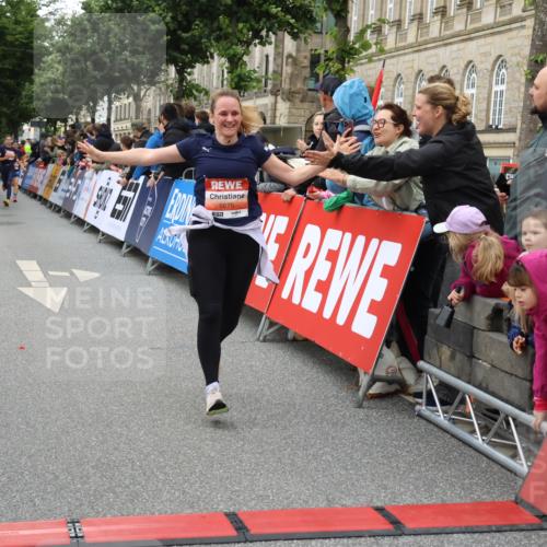 14.06.2026 - REWE Women's Run Strokosch-Dieckow http://msf.ph/oto/9769581 14.06.2026 10:59:13 Ziel 5595, 5675, 5703, 5986, 6020 meine-sportfotos.de