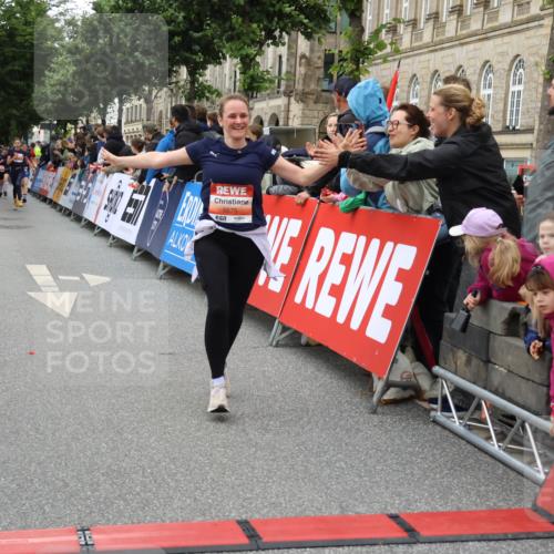 14.06.2026 - REWE Women's Run Strokosch-Dieckow http://msf.ph/oto/9769592 14.06.2026 10:59:12 Ziel 5376, 5595, 5675, 5703, 5986 meine-sportfotos.de